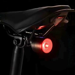 Smart og effektiv LED baglygte med USB opladning og bremselys. 100 lumen