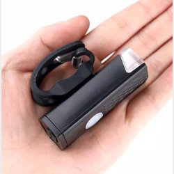 Micro lygtes�t med USB opladning. For- og baglygte